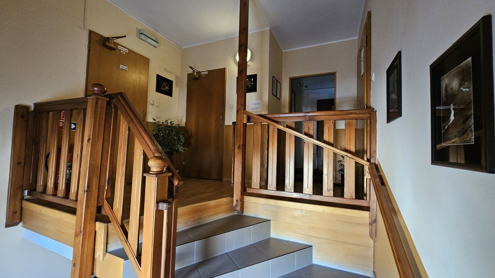 Penzión Magnólia Trenčín – schodisko – detail